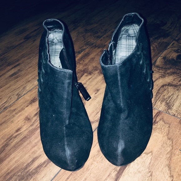 Apt 9 Suede Wedge Ankle Boot - Picture 2 of 3